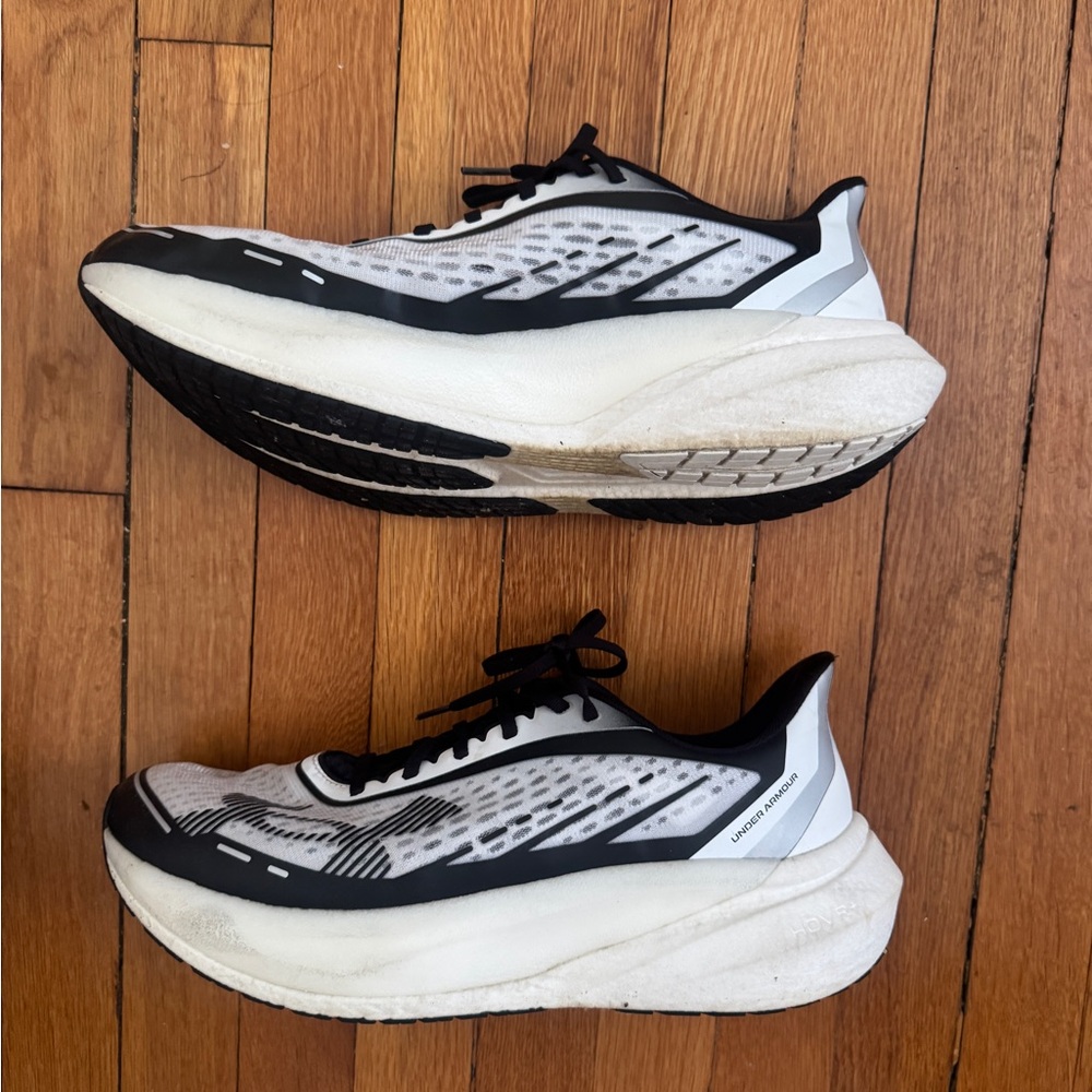 Men Under Armour Velocity Distance Running Sneakers size 12